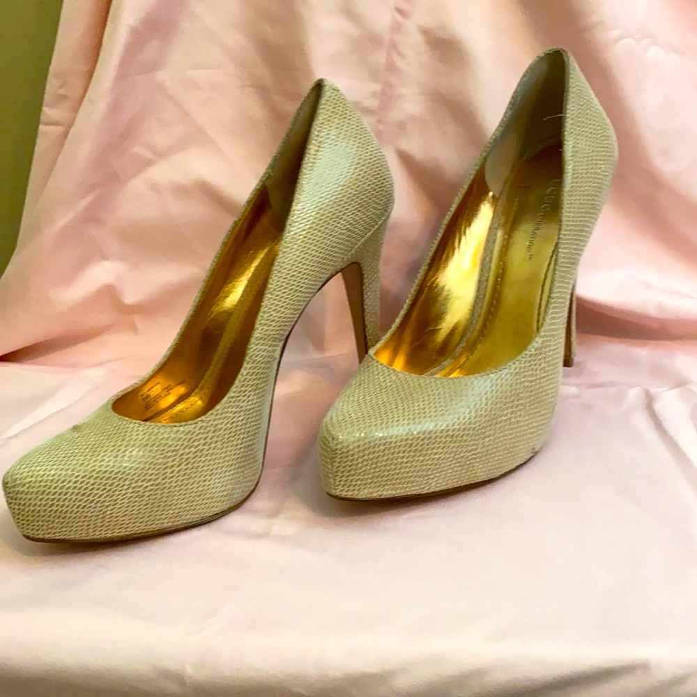 Bcbgeneration Parade Platform Nude Pump Size 9m - image 2